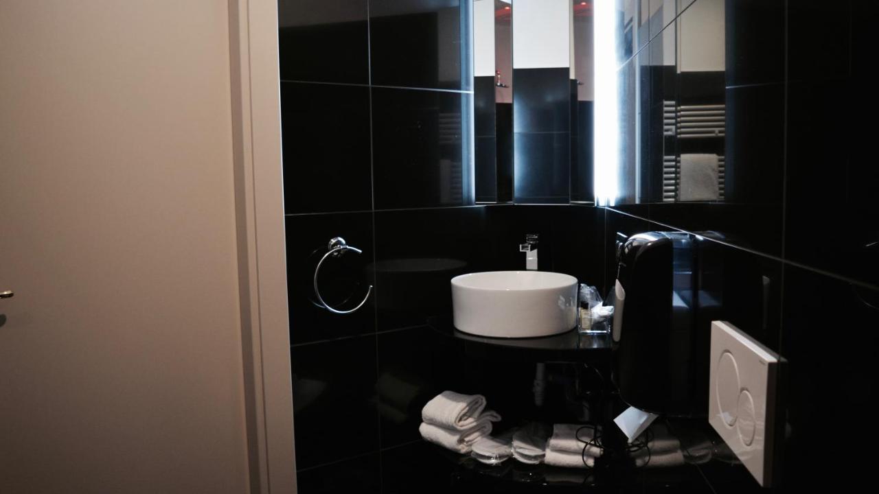 C Rooms - Love Motel Monza Cinisello Balsamo Exterior photo