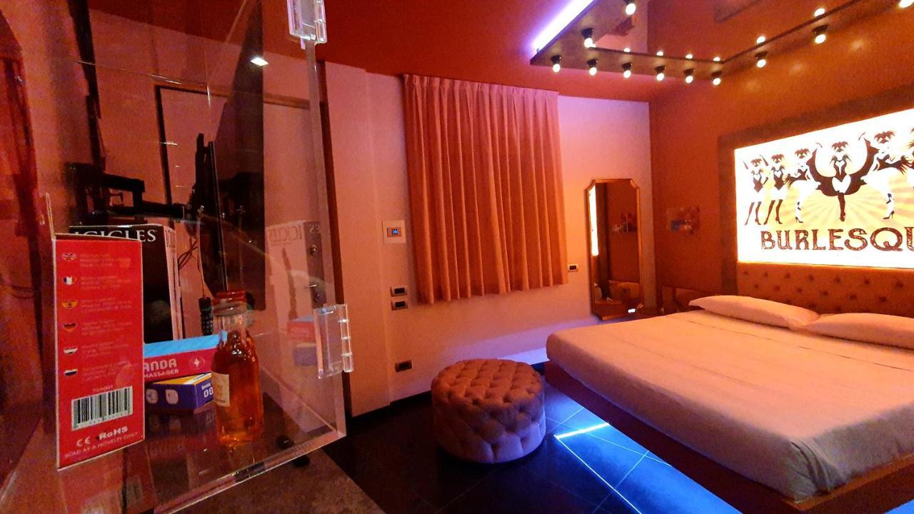 C Rooms - Love Motel Monza Cinisello Balsamo Exterior photo